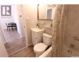 903 Robinson Street, Regina, SK S4T2M6 Photo 14