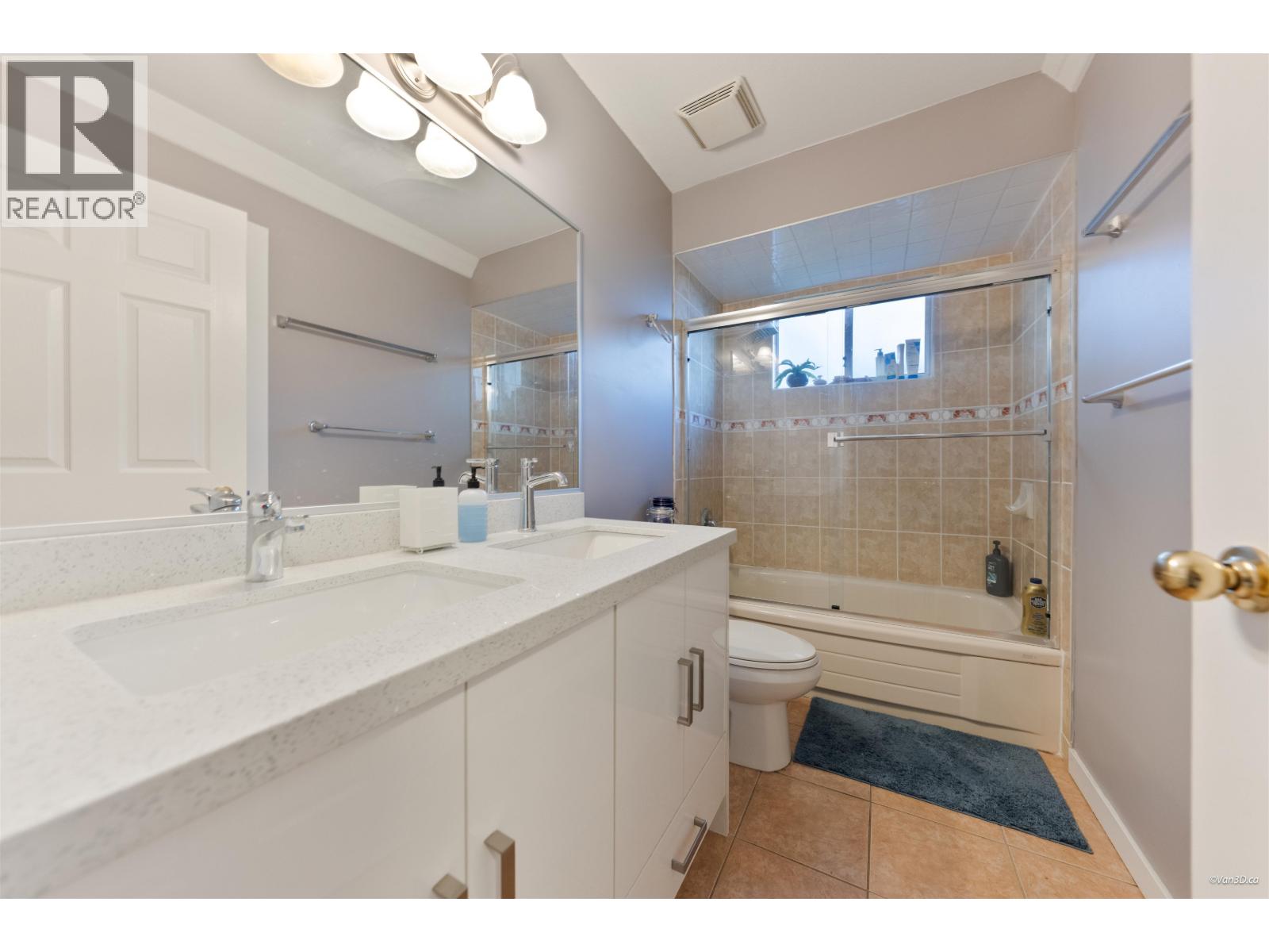 195 W 17TH AVENUE, Vancouver - Image 1