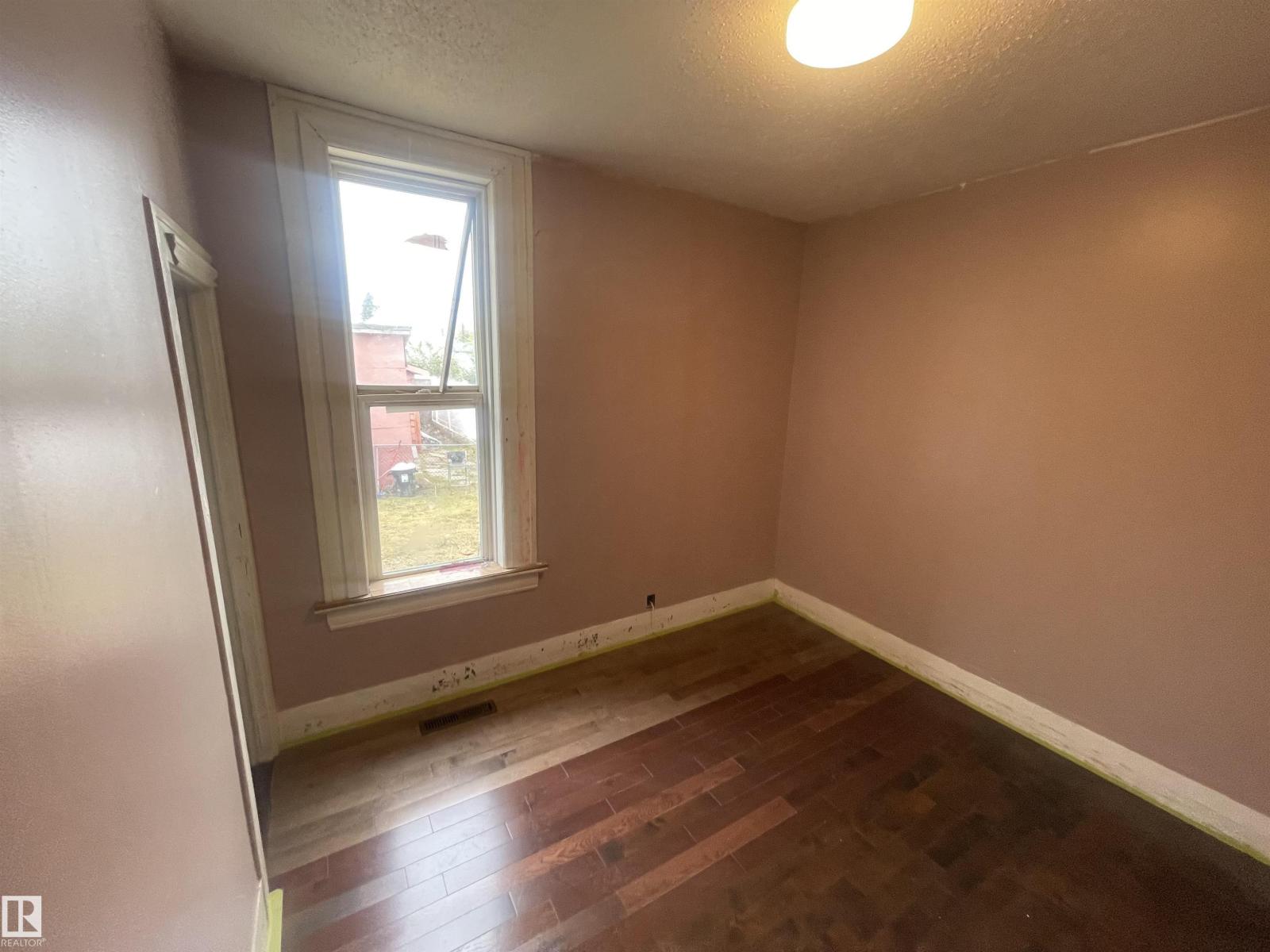 Property photograph 5 for MLS E4511018