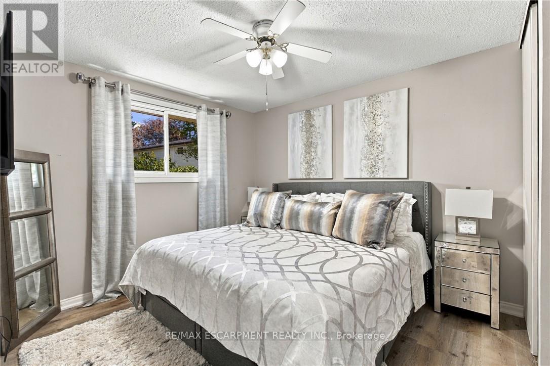 12 Glamis Court, Hamilton, ON photo 9