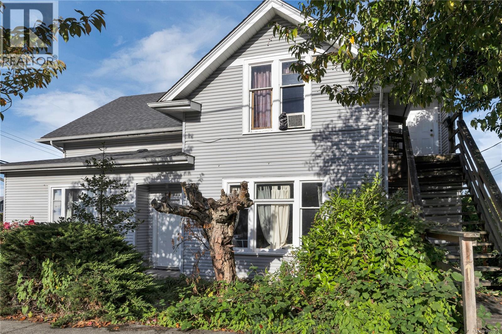 695 Franklyn St, Nanaimo - Image 1