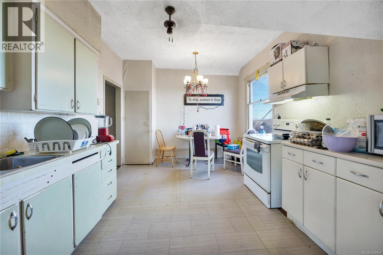 695 Franklyn St, Nanaimo - Image 1