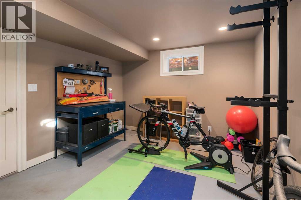 4207 5 Avenue SW, Calgary — photo 32