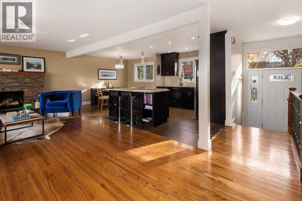 4207 5 Avenue SW, Calgary — photo 4