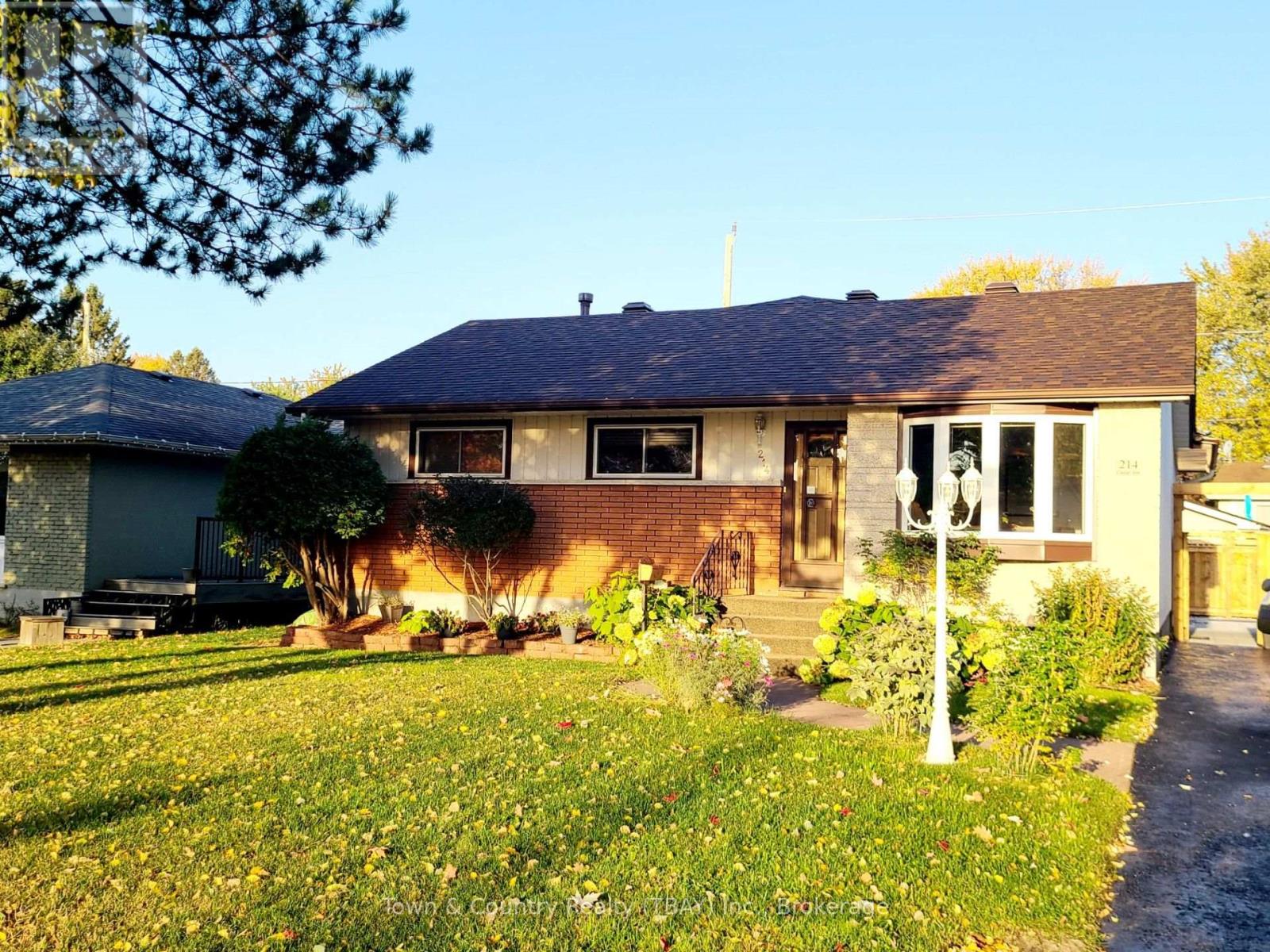 214 Cedar photo 2