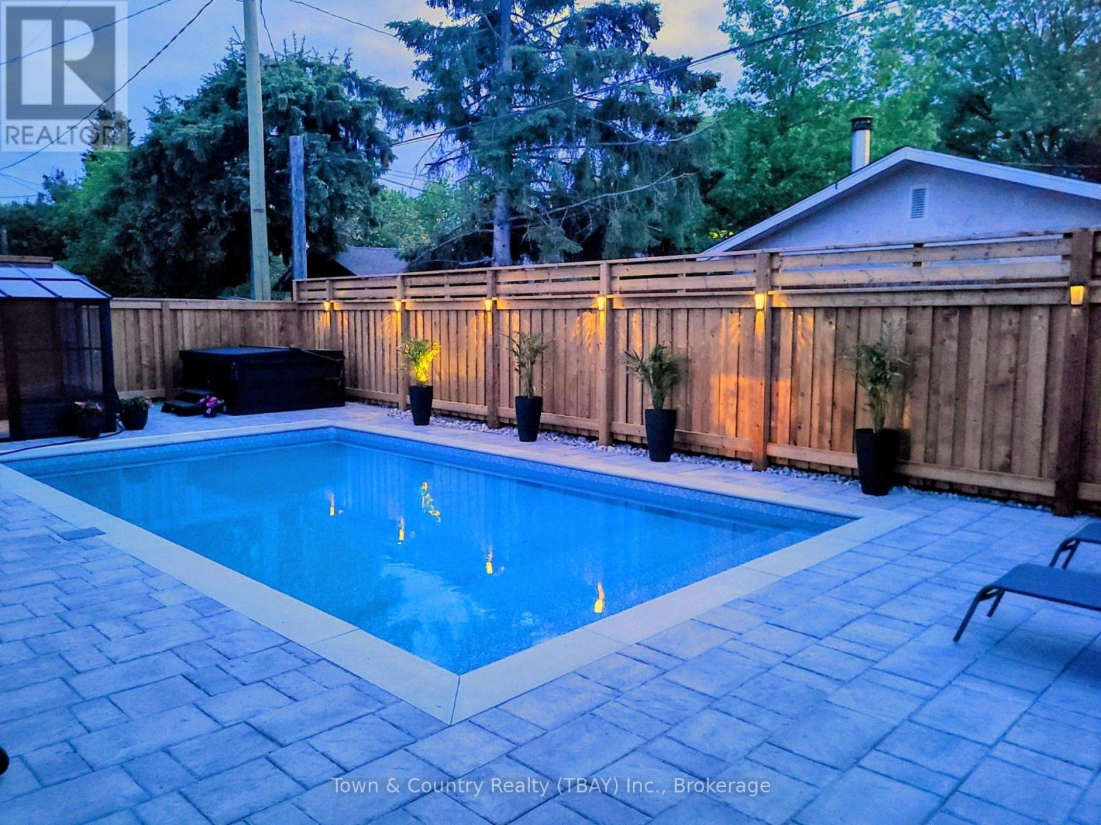 214 Cedar photo 5