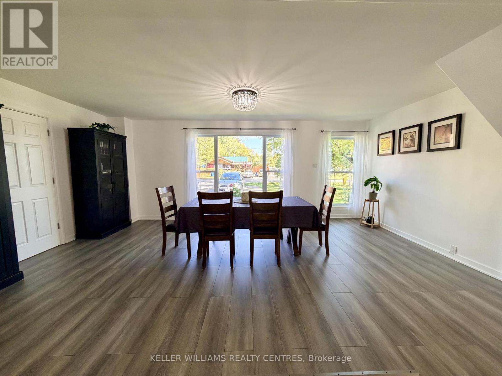 18 Bushey Avenue, Essa photo 12