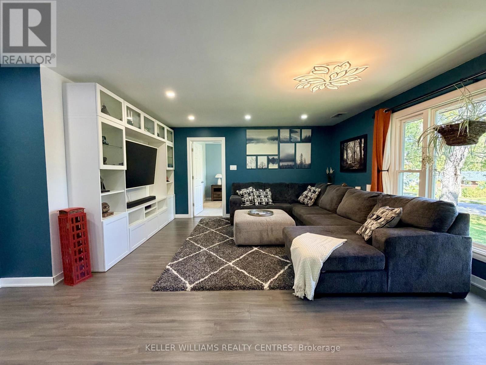 18 Bushey Avenue, Essa photo 23