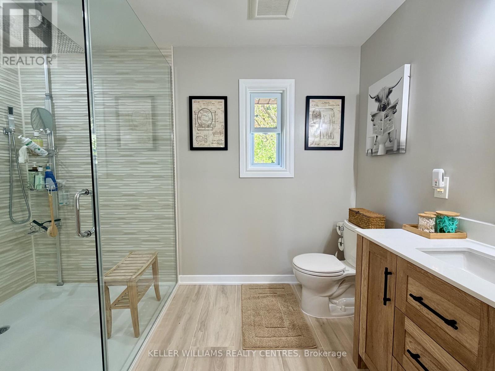 18 Bushey Avenue, Essa photo 29
