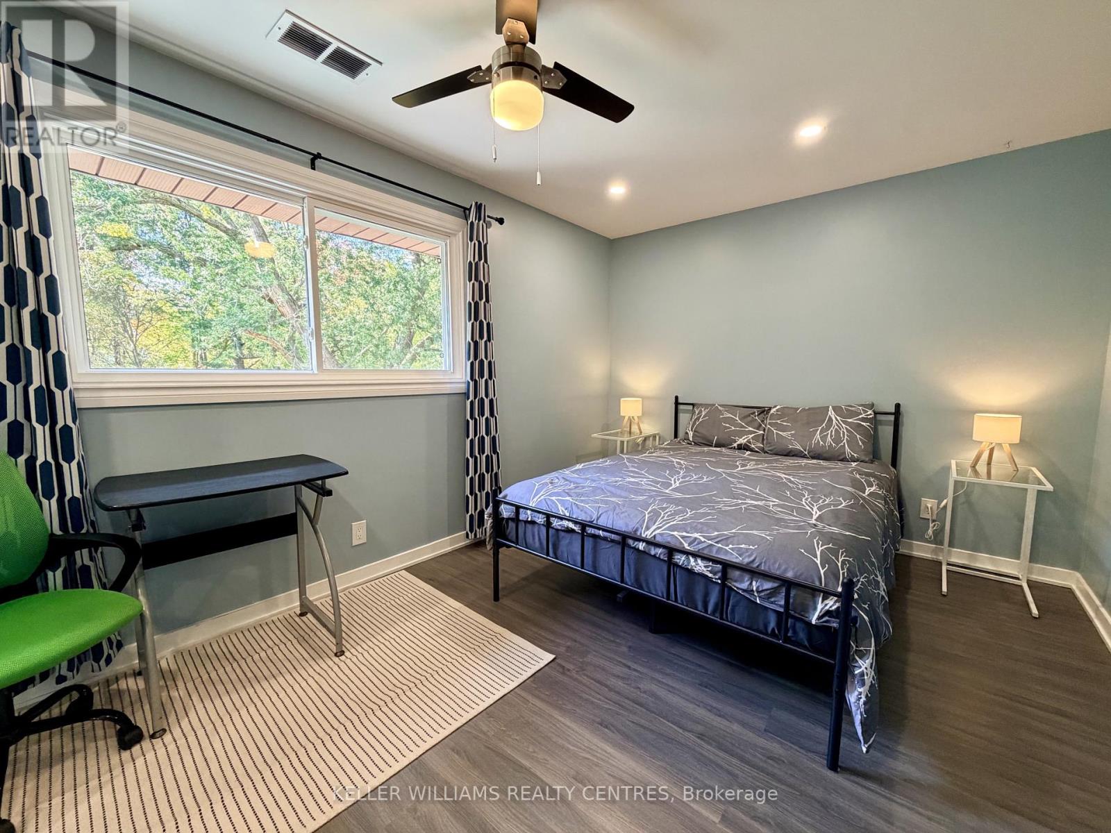 18 Bushey Avenue, Essa photo 30