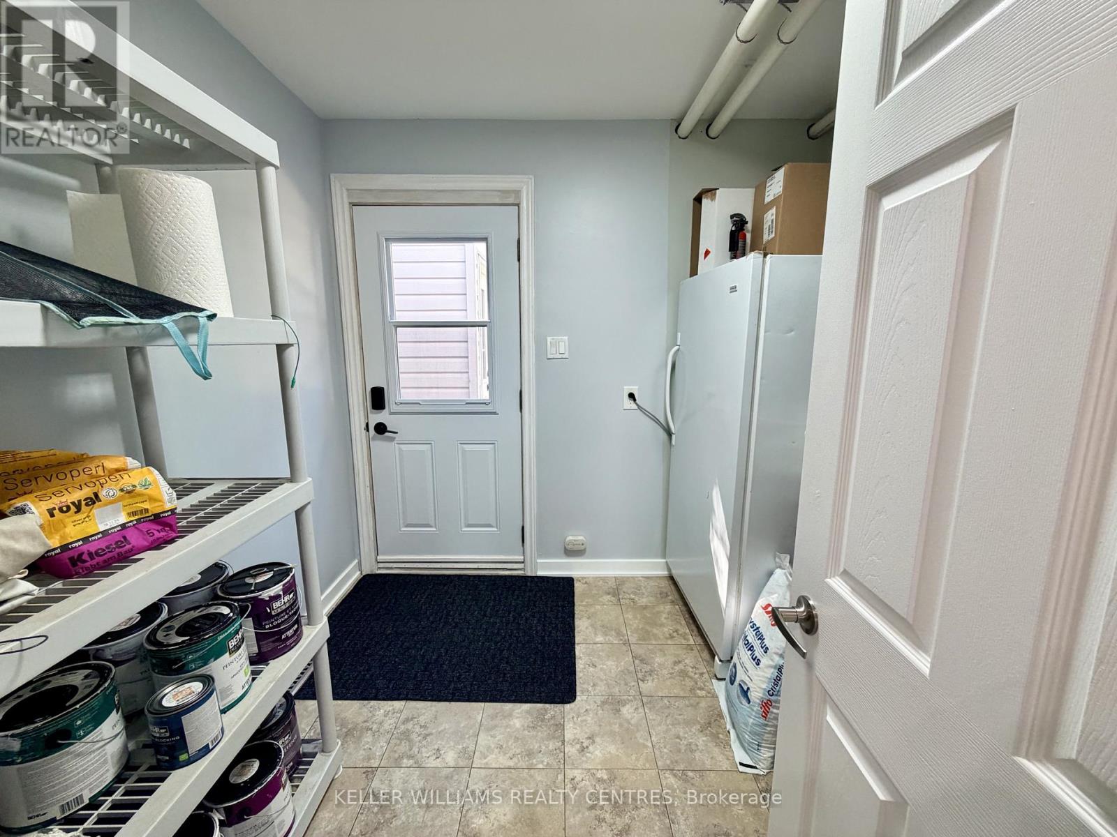 18 Bushey Avenue, Essa photo 16