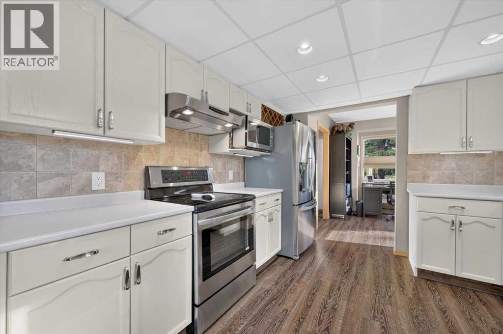 749 Sandringham Place NW, Calgary — photo 18