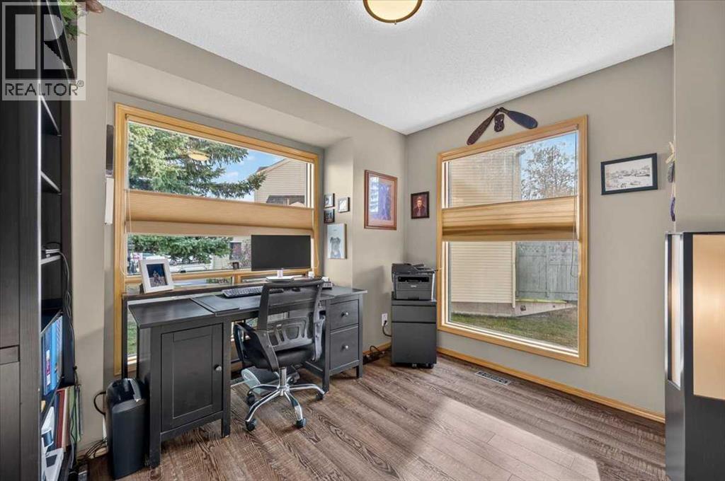 749 Sandringham Place NW, Calgary — photo 19