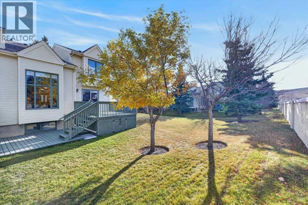 749 Sandringham Place NW photo 38