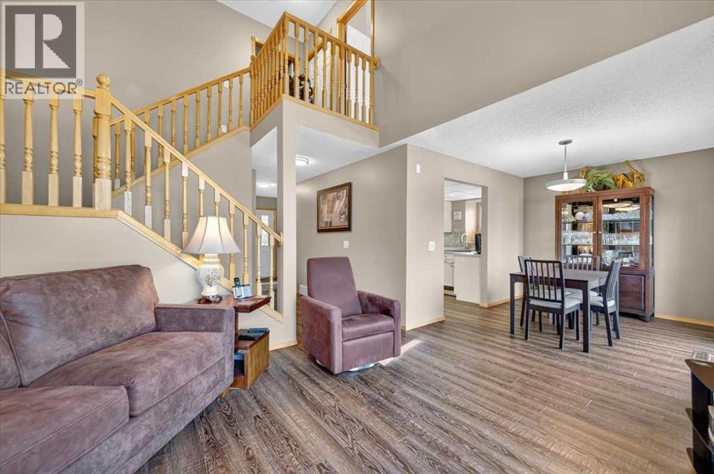 749 Sandringham Place NW, Calgary — photo 9