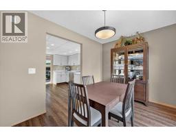 Dining room - 749 Sandringham Place Nw, Calgary, AB T3K3Z1 Photo 10