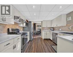 749 Sandringham Place Nw, Calgary, AB T3K3Z1 Photo 13