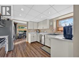 749 Sandringham Place Nw, Calgary, AB T3K3Z1 Photo 14