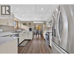 749 Sandringham Place Nw, Calgary, AB T3K3Z1 Photo 15