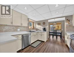 749 Sandringham Place Nw, Calgary, AB T3K3Z1 Photo 16