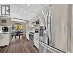 749 Sandringham Place Nw, Calgary, AB T3K3Z1 Photo 17