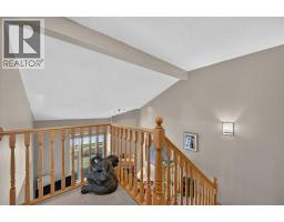 749 Sandringham Place Nw, Calgary, AB T3K3Z1 Photo 22