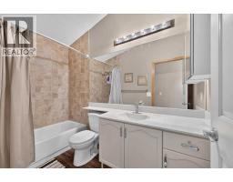 749 Sandringham Place Nw, Calgary, AB T3K3Z1 Photo 29