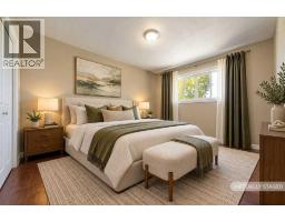 8 Columbia Bay W, Lethbridge, AB T1K5A7 Photo 20