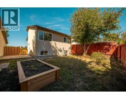 8 Columbia Bay W, Lethbridge, AB T1K5A7 Photo 44