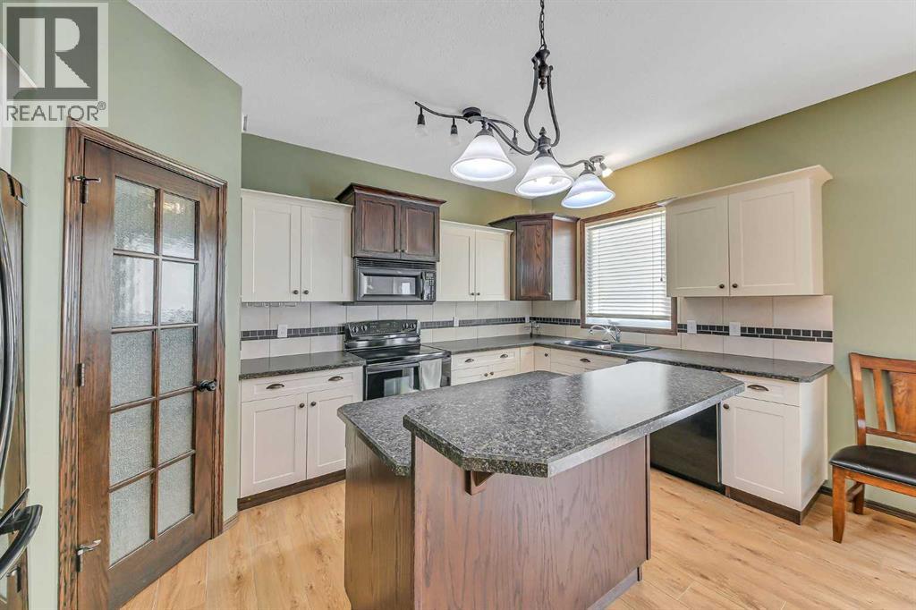 Listing photo – 61 Lanterman Close, Red Deer