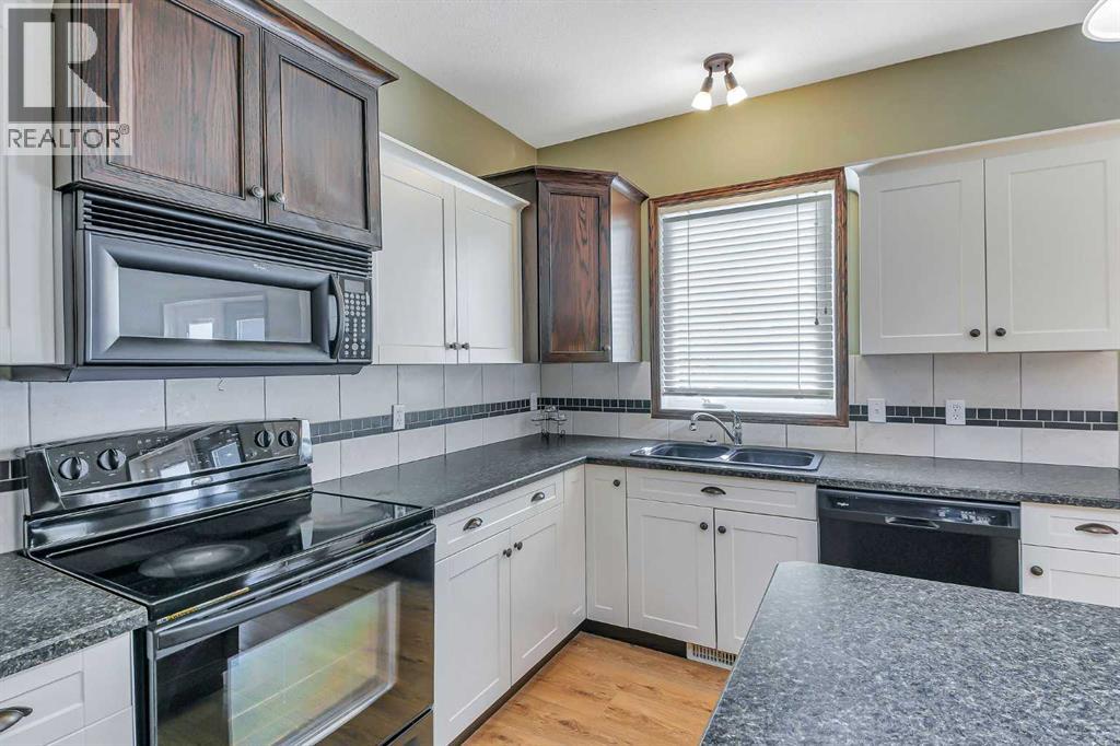 Listing photo – 61 Lanterman Close, Red Deer