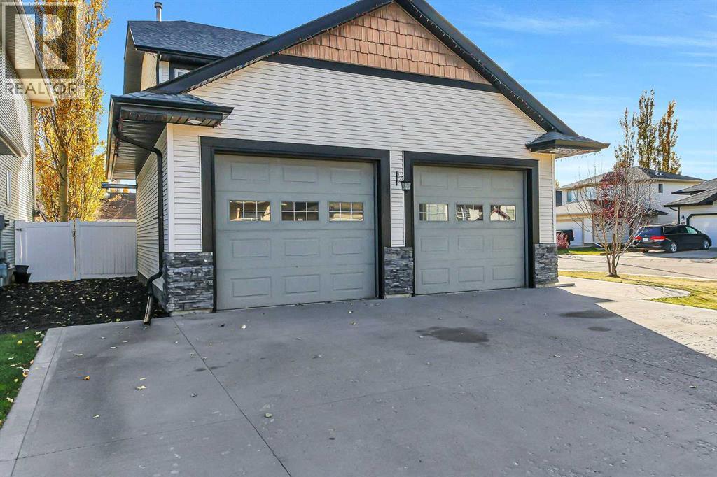 Listing photo – 61 Lanterman Close, Red Deer