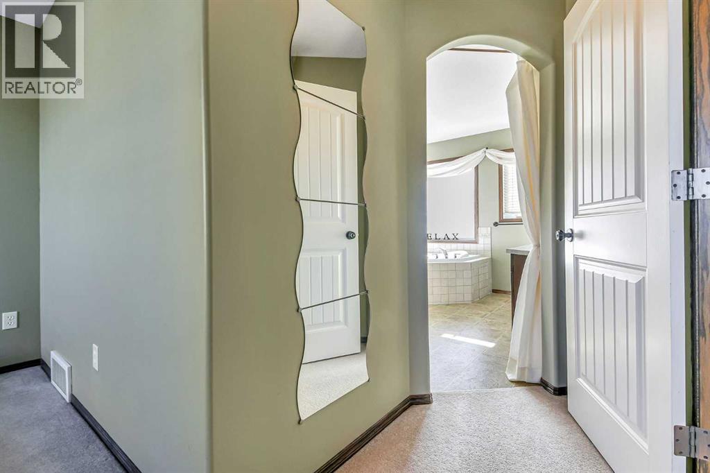Listing photo – 61 Lanterman Close, Red Deer