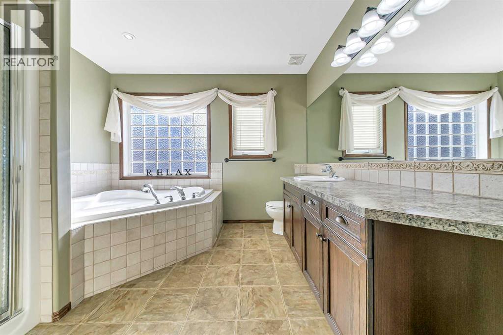 Listing photo – 61 Lanterman Close, Red Deer