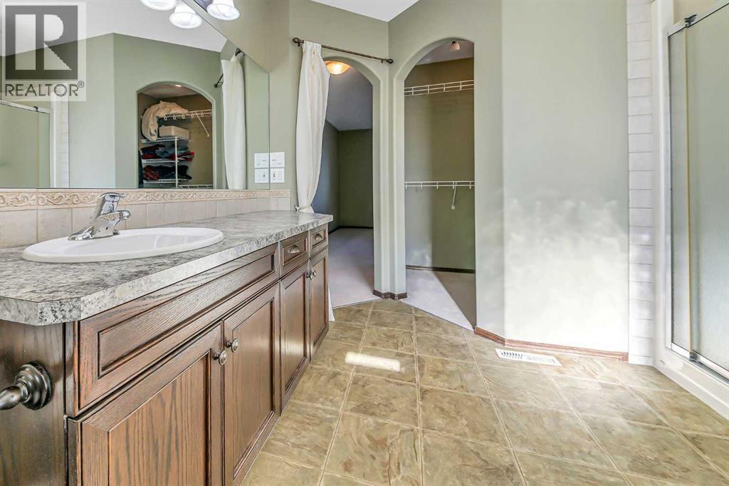 Listing photo – 61 Lanterman Close, Red Deer