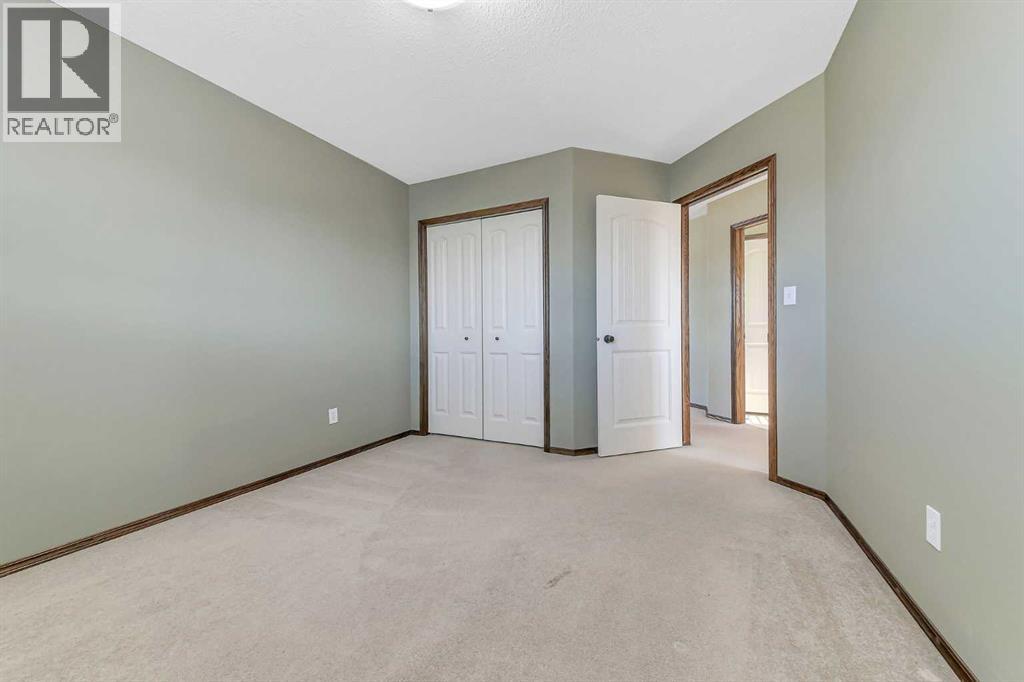Listing photo – 61 Lanterman Close, Red Deer