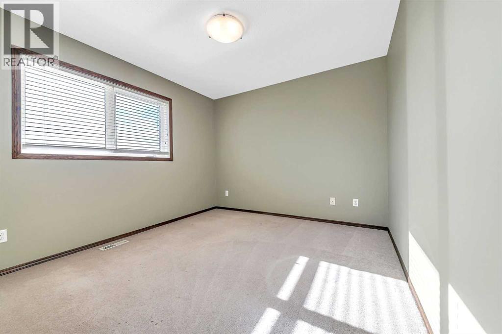 Listing photo – 61 Lanterman Close, Red Deer