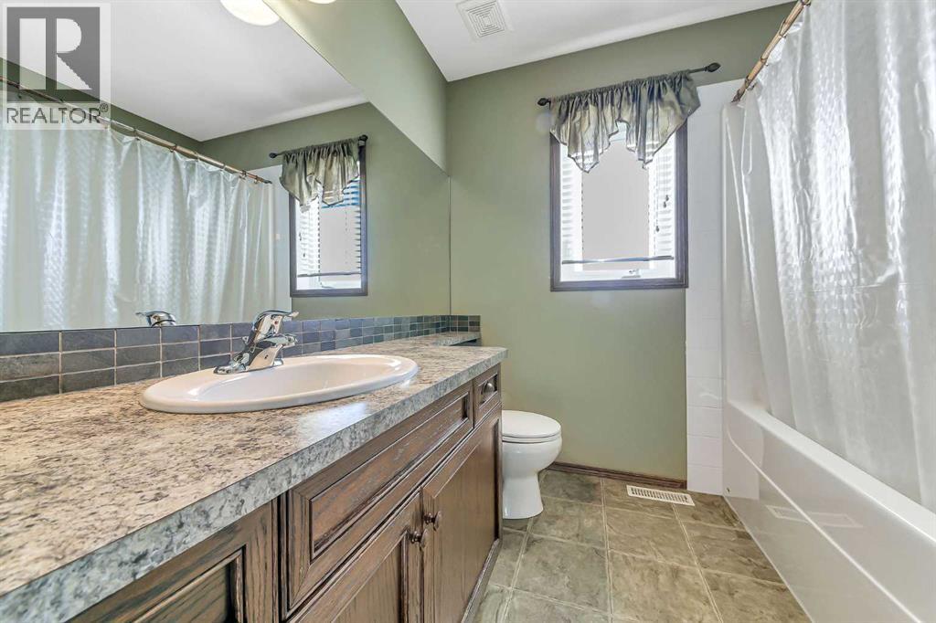Listing photo – 61 Lanterman Close, Red Deer