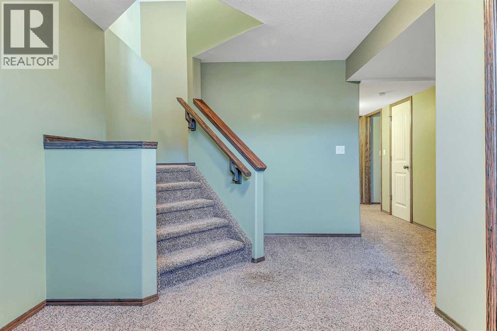 Listing photo – 61 Lanterman Close, Red Deer