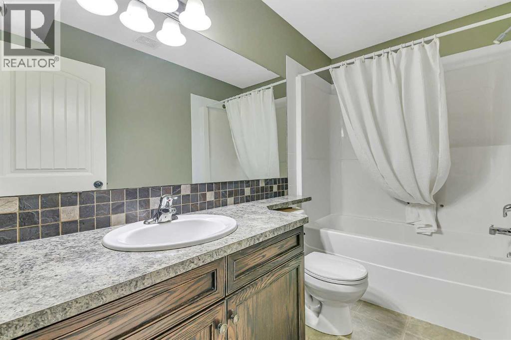 Listing photo – 61 Lanterman Close, Red Deer