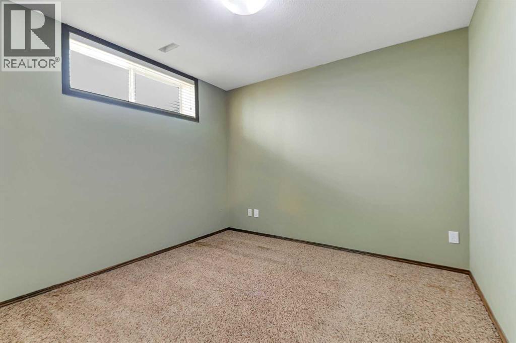 Listing photo – 61 Lanterman Close, Red Deer