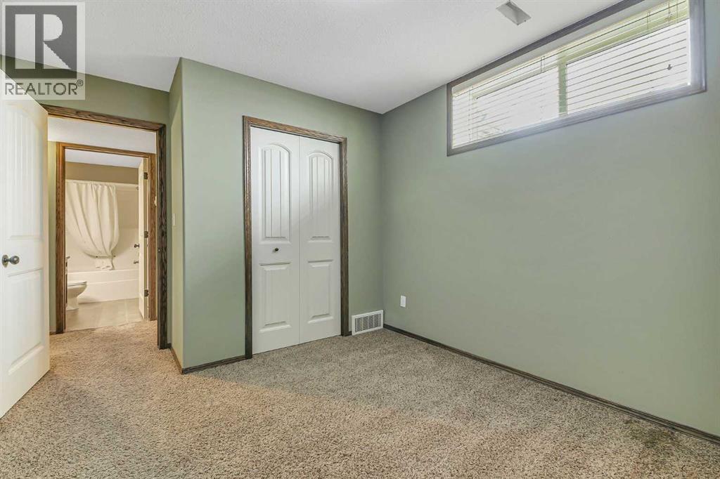 Listing photo – 61 Lanterman Close, Red Deer