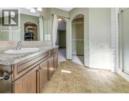 61 Lanterman Close, Red Deer, AB T4R3N3 Photo 25