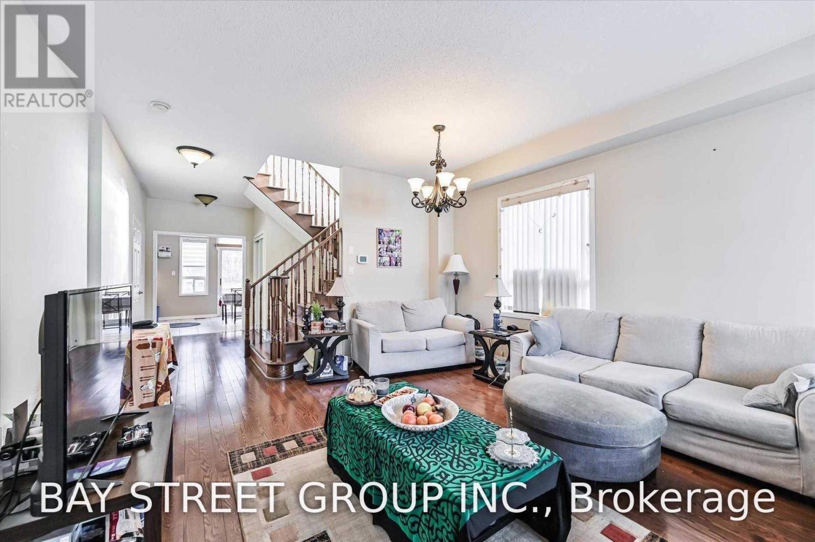 31 LEVELLANDS CRESCENT, Richmond Hill (Langstaff)