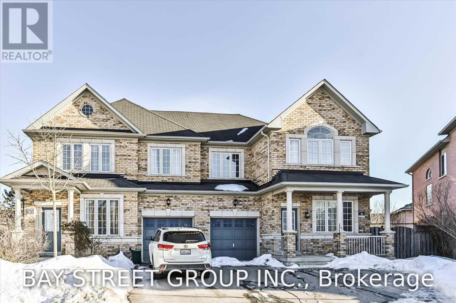 31 LEVELLANDS CRESCENT, Richmond Hill (Langstaff) — photo 2