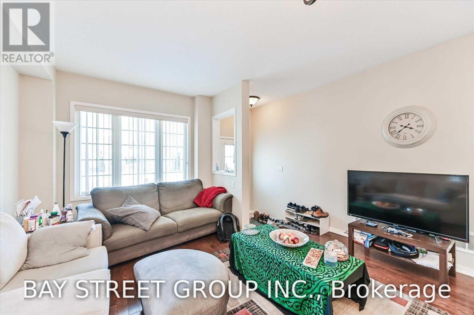 31 LEVELLANDS CRESCENT, Richmond Hill (Langstaff) — photo 6