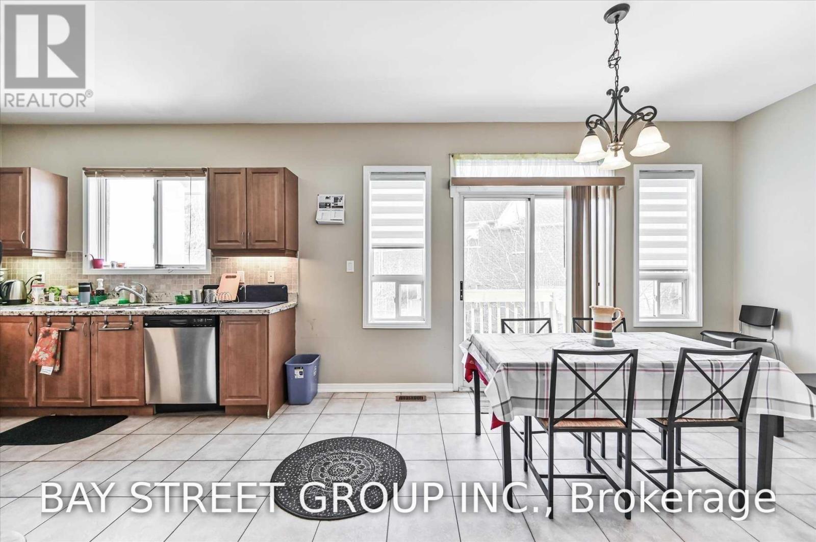 31 LEVELLANDS CRESCENT, Richmond Hill (Langstaff) — photo 9
