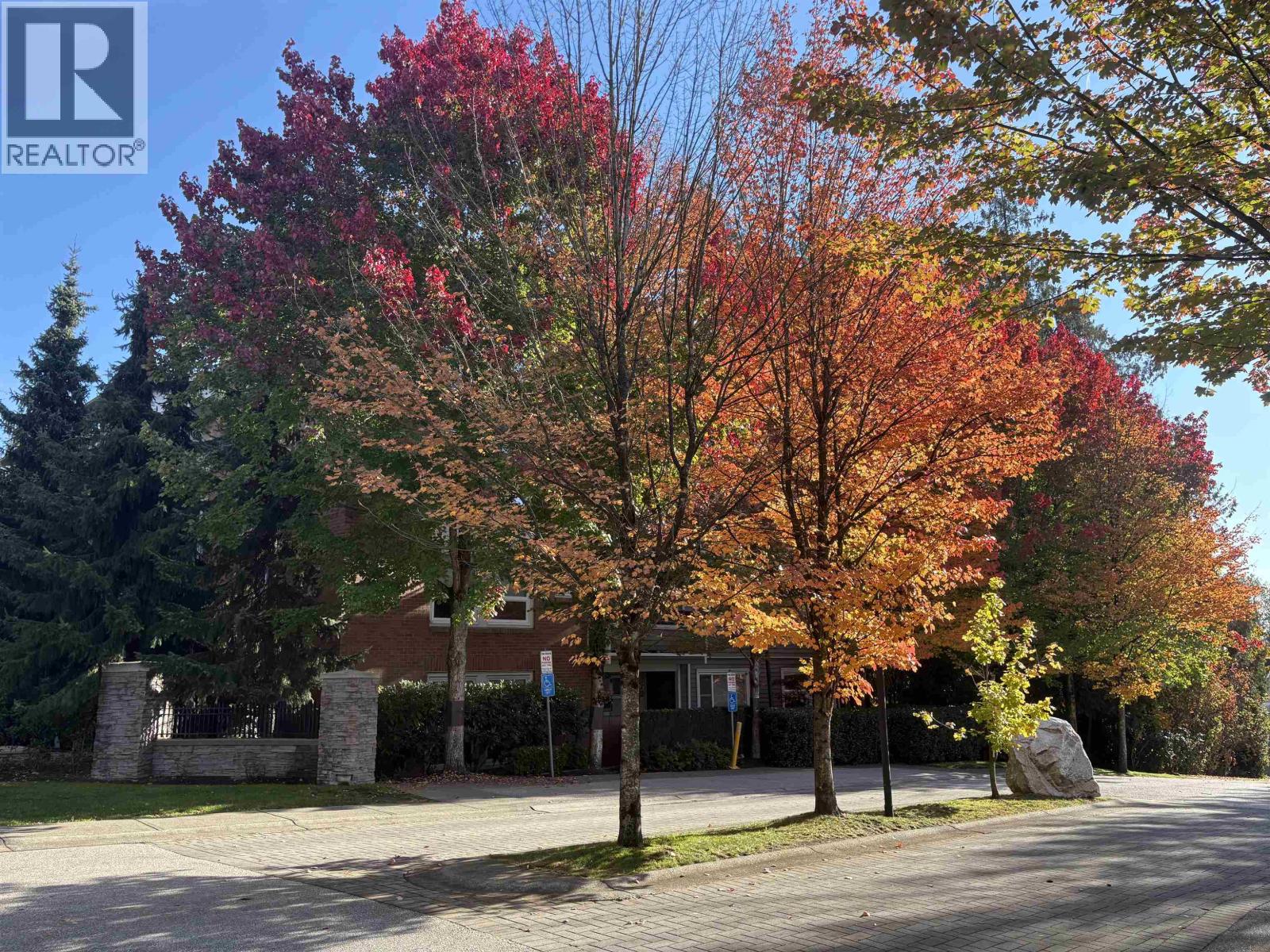106 6888 Southpoint Drive, Burnaby — photo 11