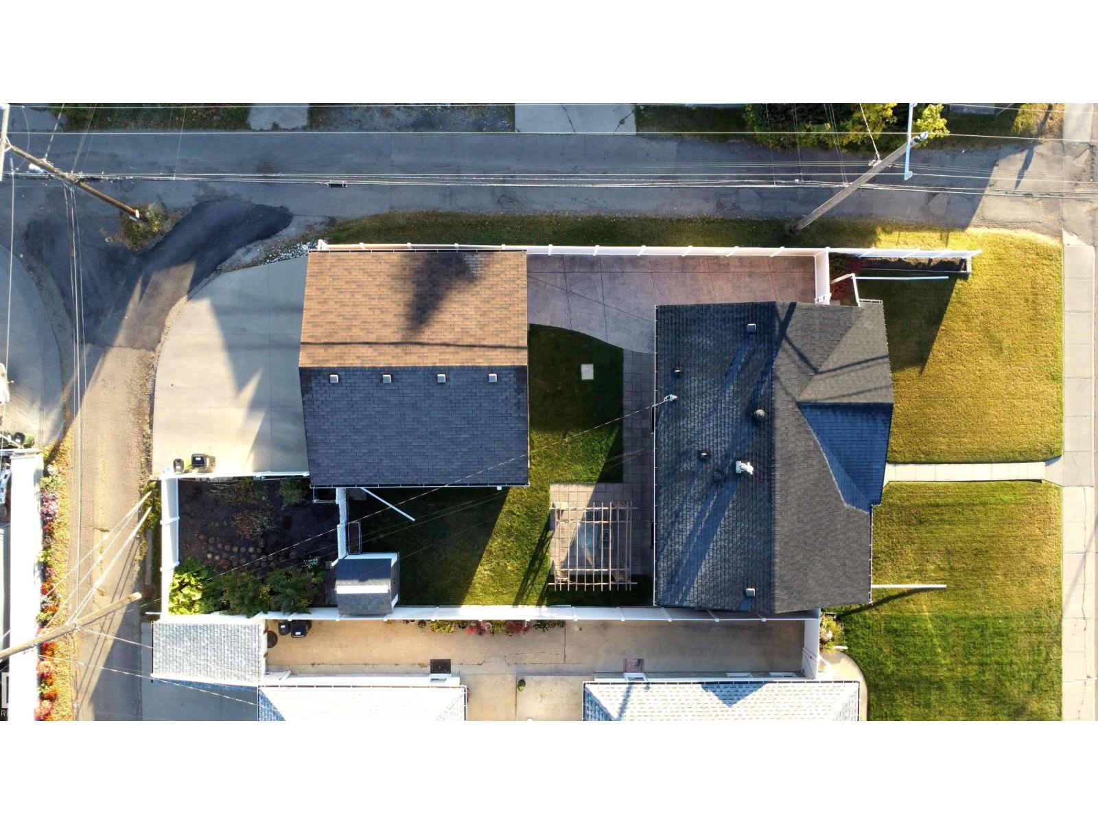 9108 132A AV NW, Edmonton — photo 32