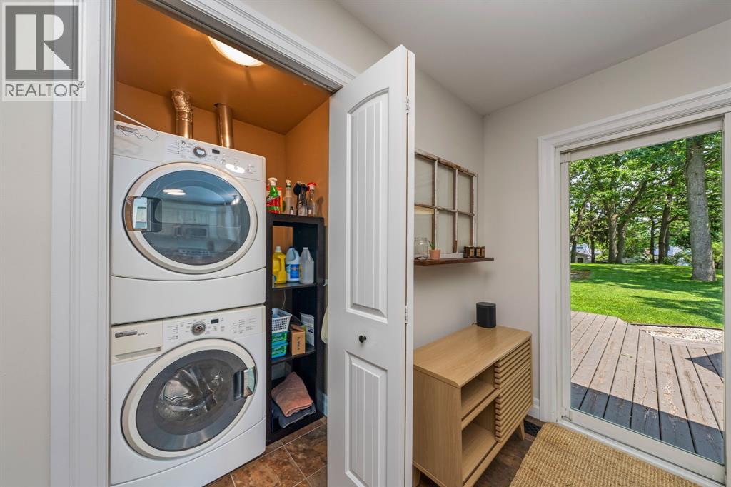 743 Errol ROAD East - 21